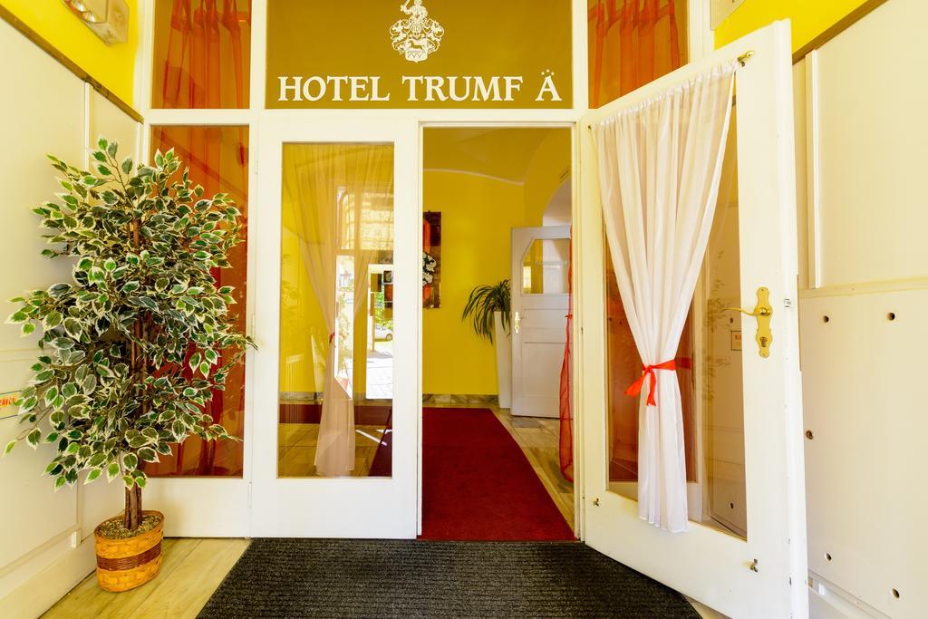 Hotel Trumf มลาดาโบเลสลัฟ ภายนอก รูปภาพ